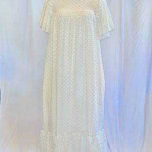 Sonnet James California Ava Dress White Textured Cotton Oversized Ruffle Small